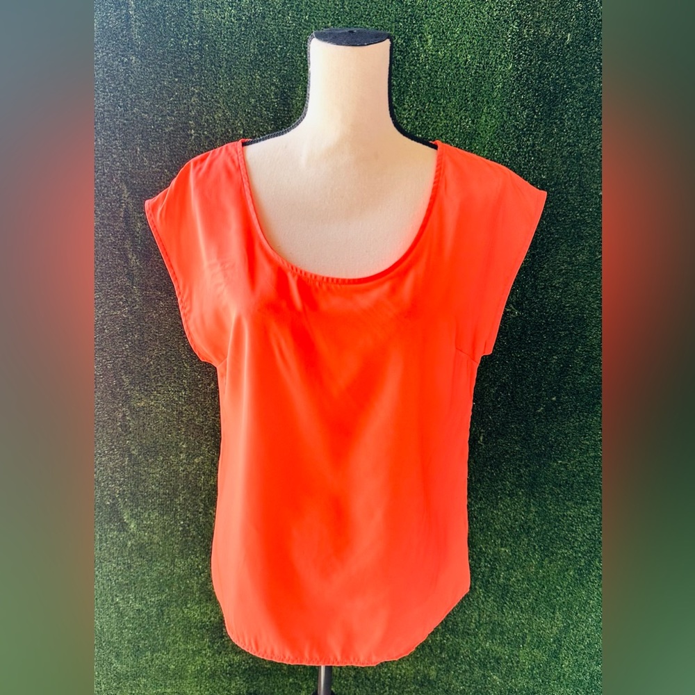 New Old Navy Neon Orange Top - Size Medium, 100% Polyester (without price tag)